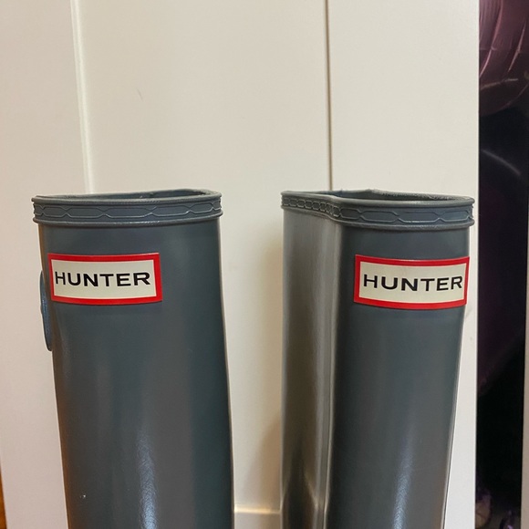 Gray women’s Hunter boots - Picture 4 of 4